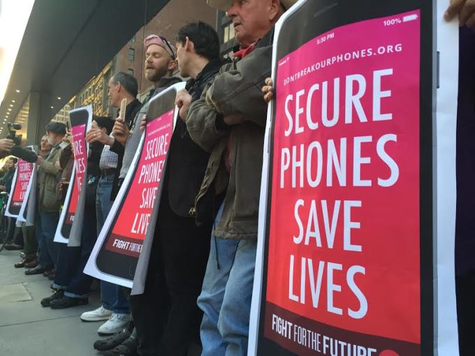 Protestors gather to share their voice in Apple vs. FBI fight.