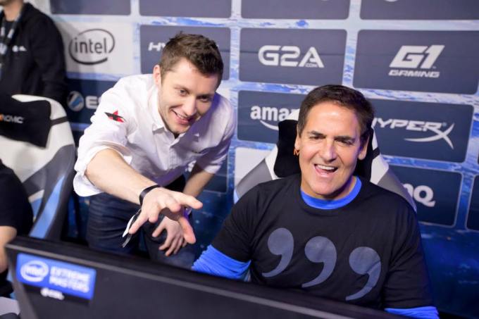 Stephen Ellis helping Mark Cuban play like a pro