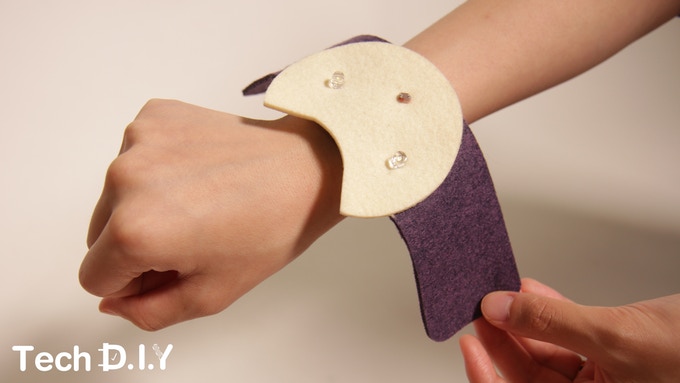Tech DIY's Nightlight Cat Bracelet project